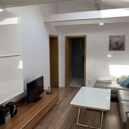 In Mit Schwimmbecken *